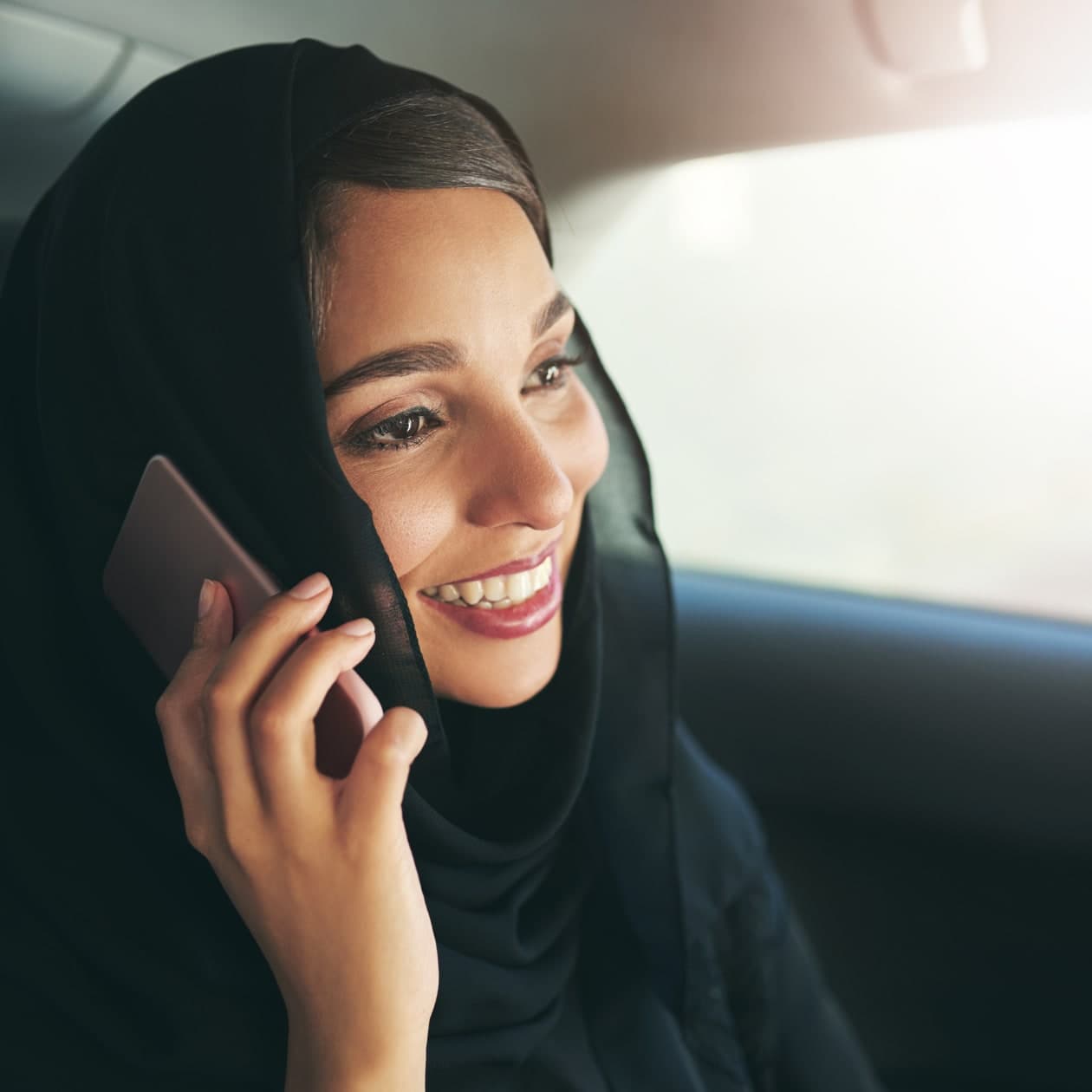 ميزات وأدوات تمكين النجاح لنمو التجارة الإلكترونية
